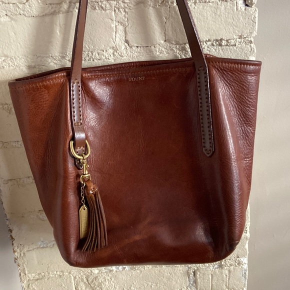 Handbags - Perfectly aged Bellfield Tote! Hazelnut petite